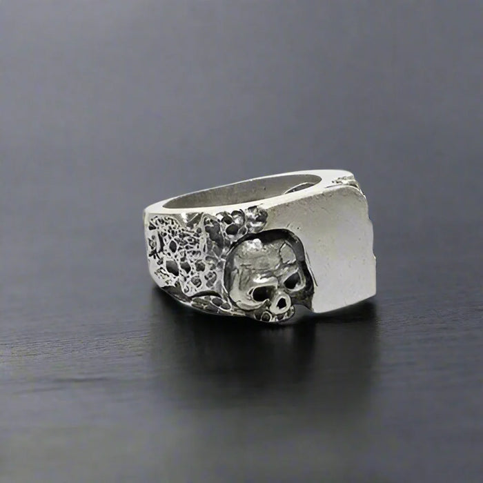 Gothic Totenkopfring für Herren aus Metall