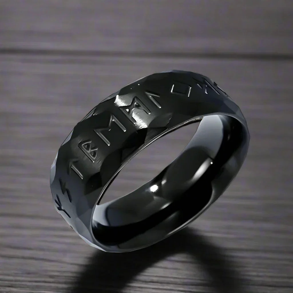 Bague Viking Noir Taillée Acier Inoxydable - Noire / 7