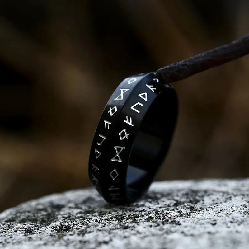 Bague Viking en Acier Noir Élégante - Noire / 7