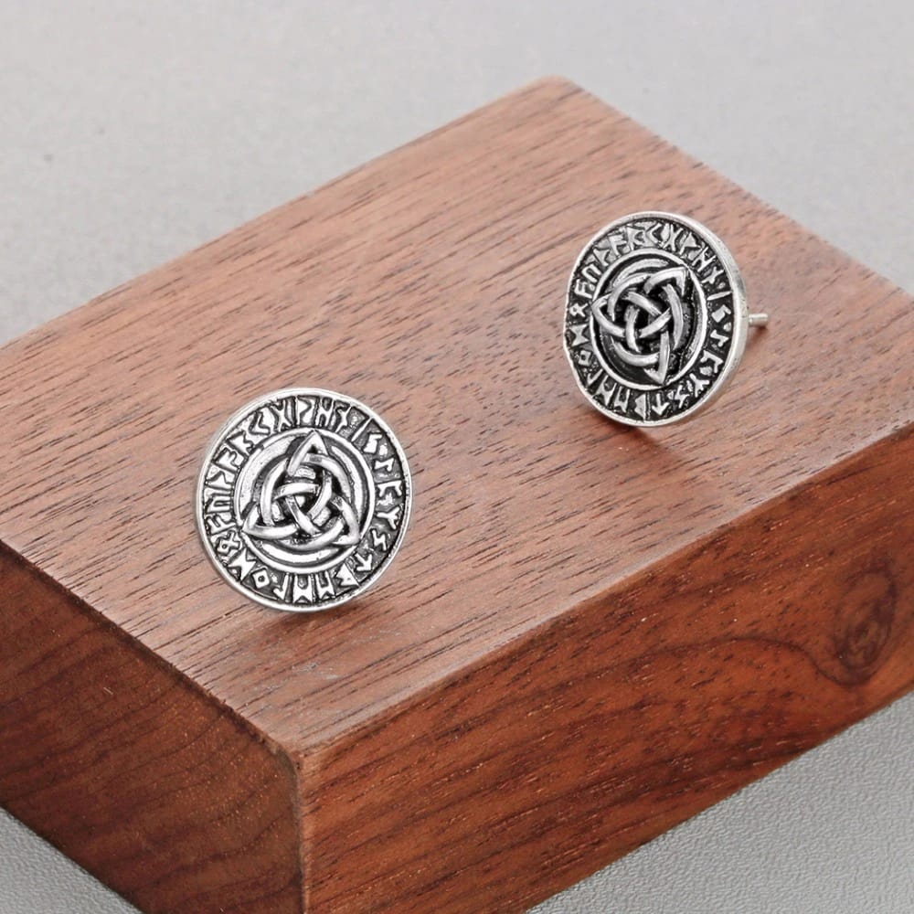 puces d'Oreille Homme nœud trinité