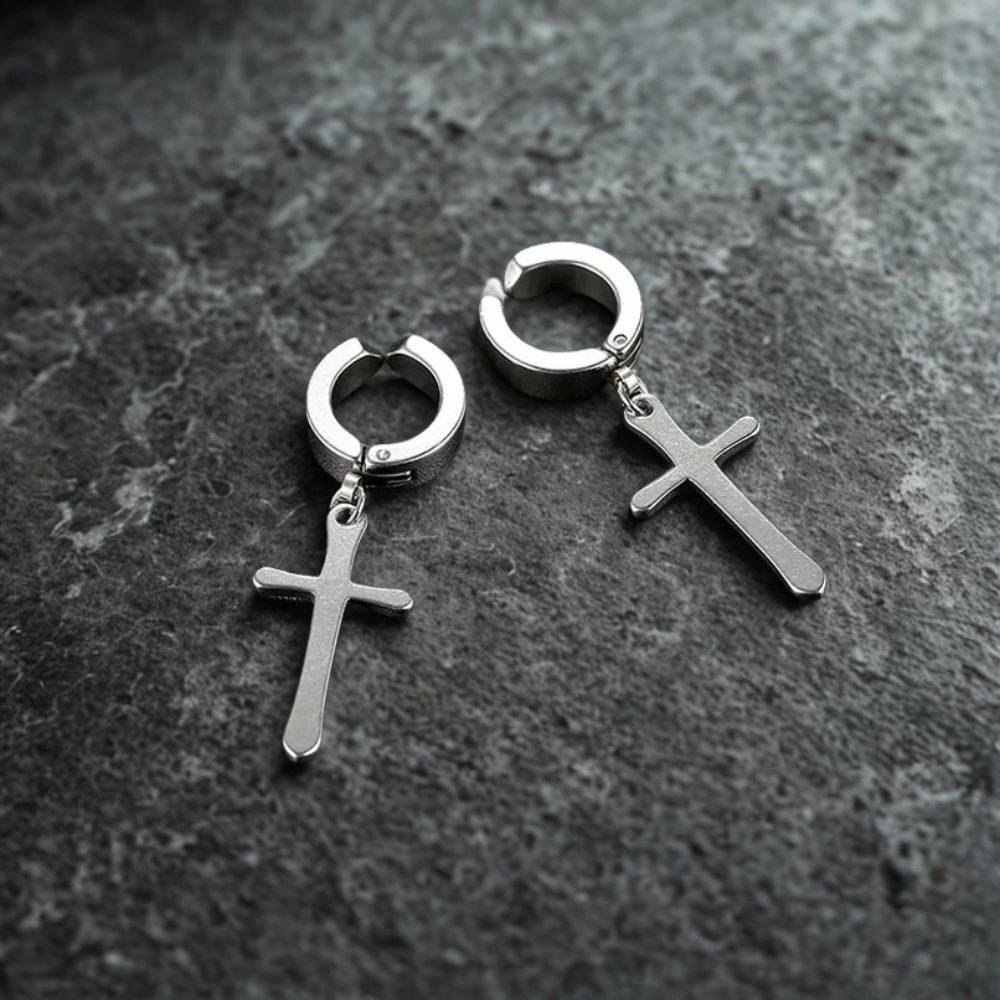 Fausses boucles d’oreilles avec CROIX en ACIER (1 pièce)