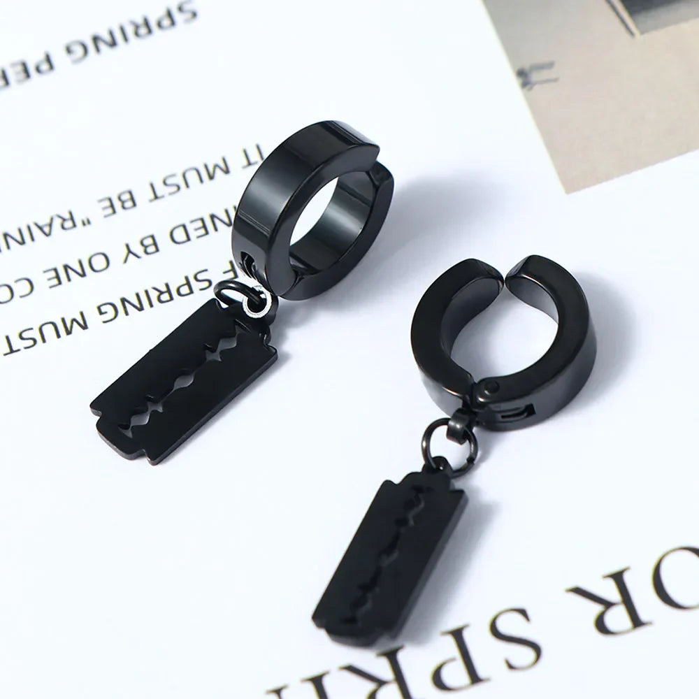 Fausses boucles d'oreilles noires pendantes au style punk