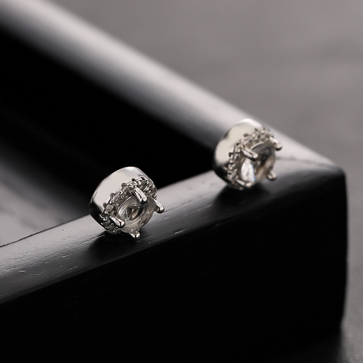 Ear Cuff Homme Couronne Zircon (Paire)