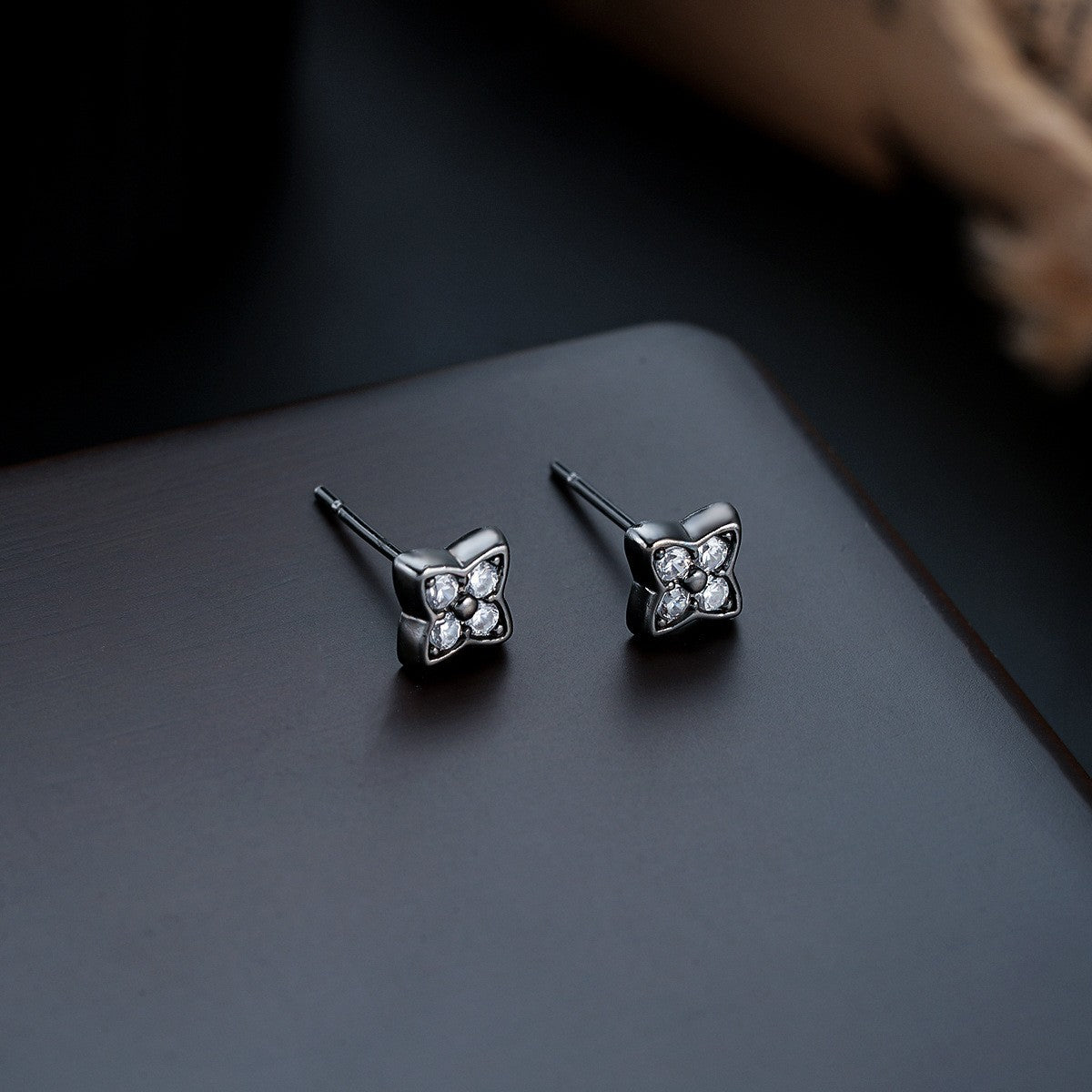 Puces d'Oreille Homme Trefle Clou (Paire)