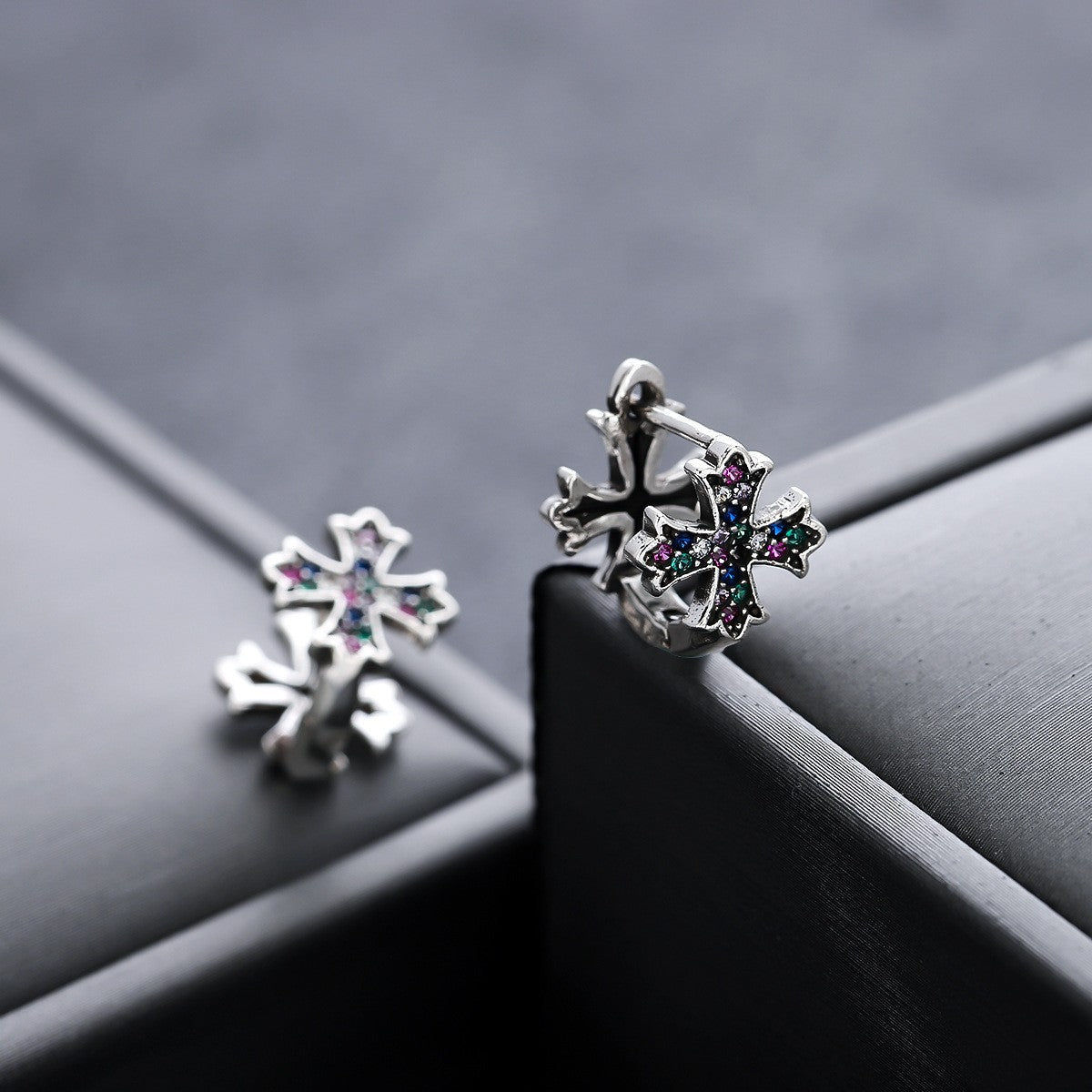 Boucles d'Oreille Homme Croix (Paire)