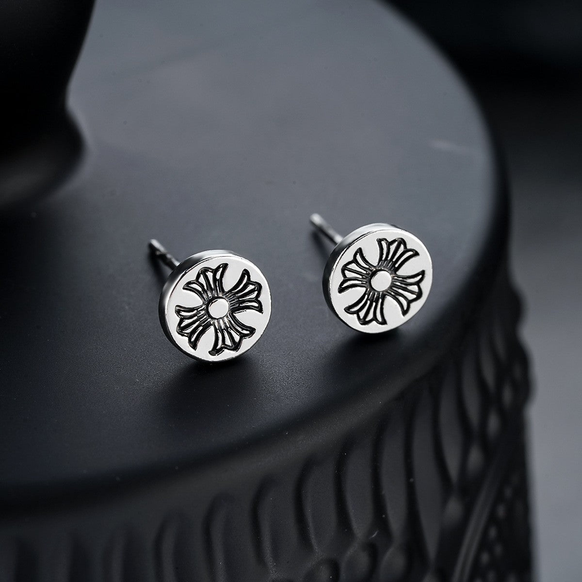 Puces d'Oreille Homme Croix Clou (Paire)