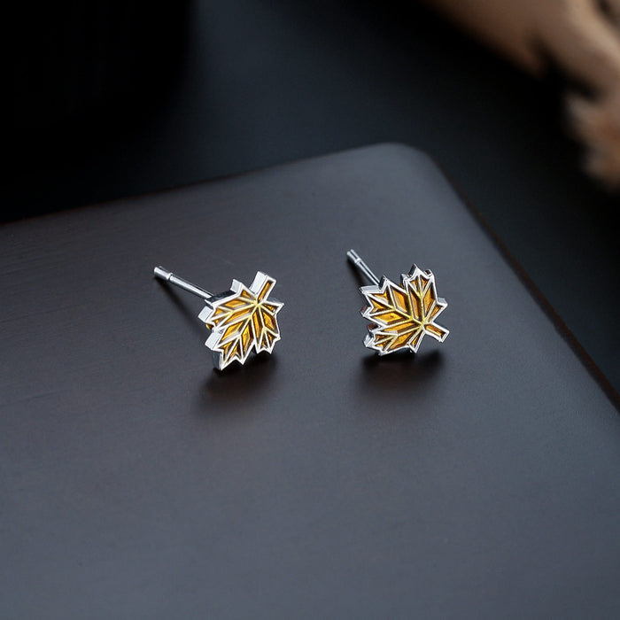 Puces d'Oreille Homme Feuille d'Erable Clou (Paire)
