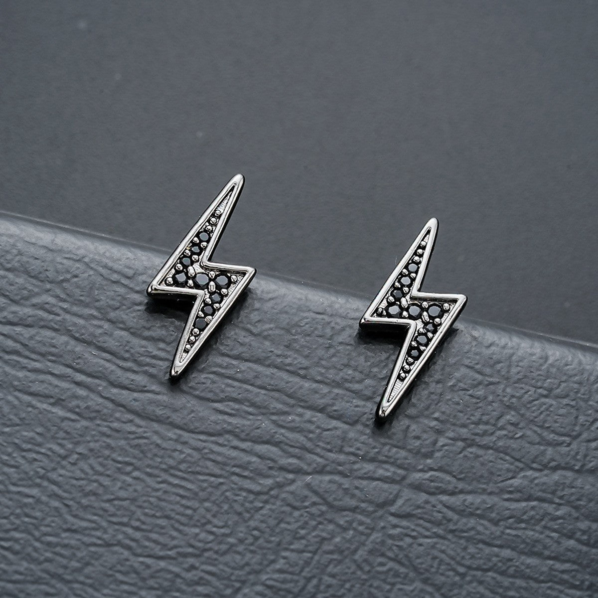 Puces d'Oreille Homme Eclair Clou (Paire)