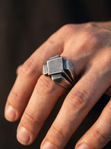Bague Biker Homme METAL GRIS portee lifestyle Stag