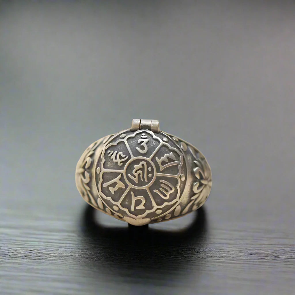 Adjustable Ring Men Om Tibetan Buddhism - resizable / S0037