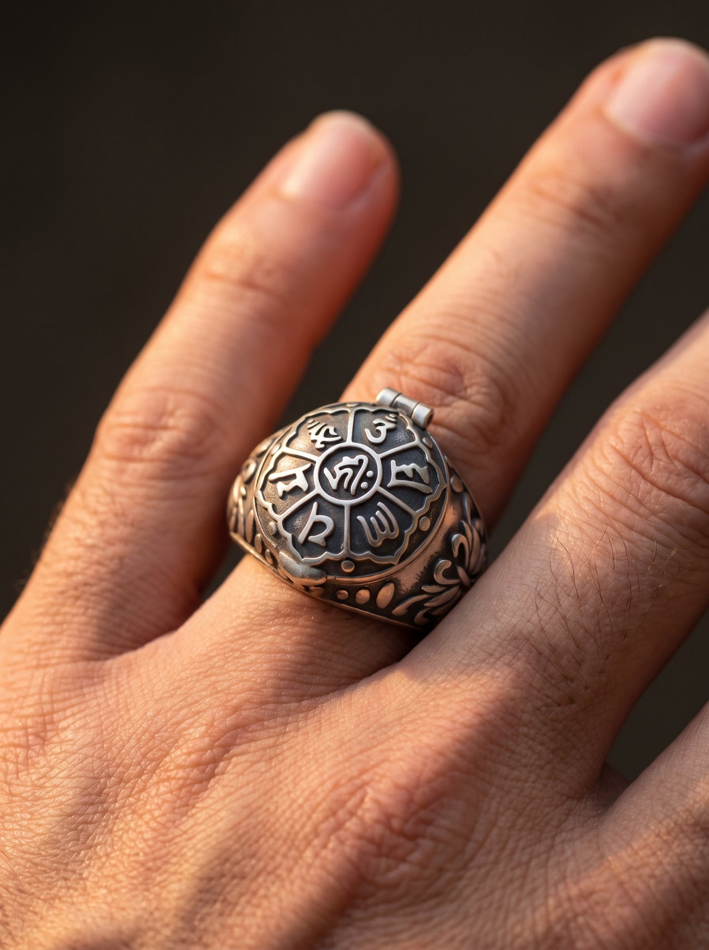 Bague Bouddhiste Homme Ajustable ARGENTÉE