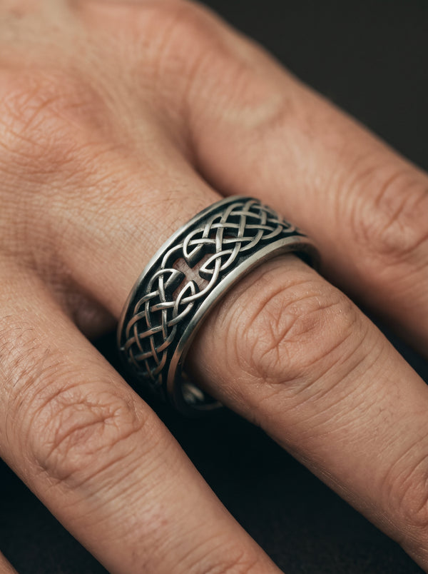 Adjustable Ring Men Celtic knotwork Circle of Life - resizable / S0110