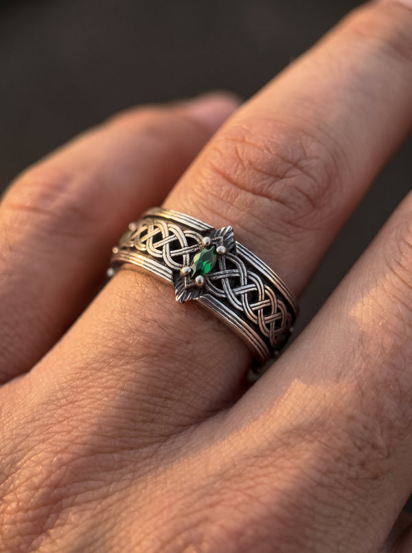 Open Adjustable Ring Men Ajustable Green Stone Celtic - resizable / S0060