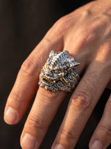 Bague Dragon Homme Ajustable DÉTAILS DORÉS portee lifestyle Stag