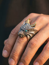 Bague Dragon Homme Ajustable YEUX BLEUS METALIQUE portee lifestyle Stag