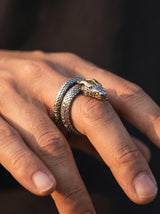 Bague Serpent Homme ARGENTÉE AJUSTABLE portee lifestyle Stag