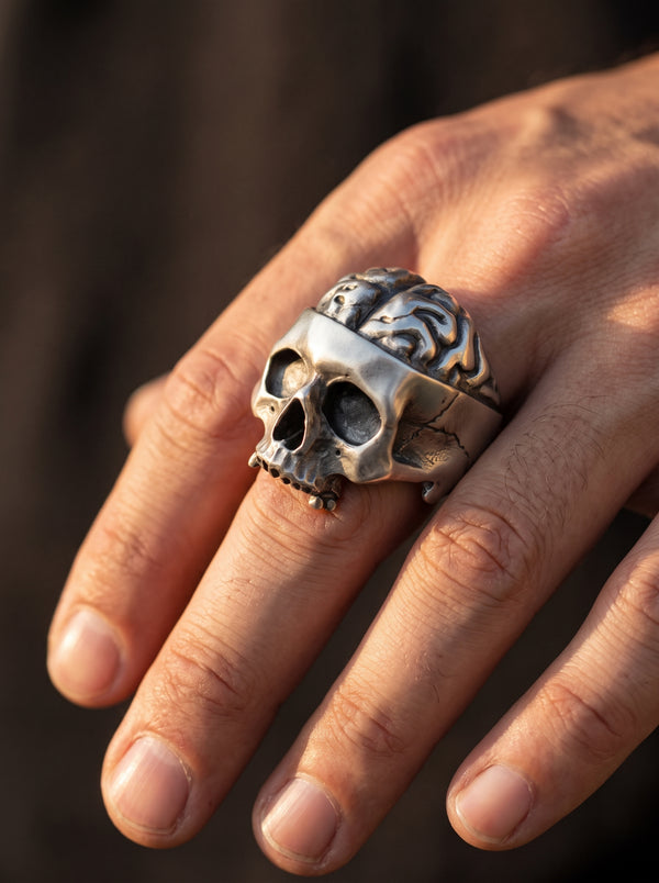 Bague tete de mort avec cerveau apparent