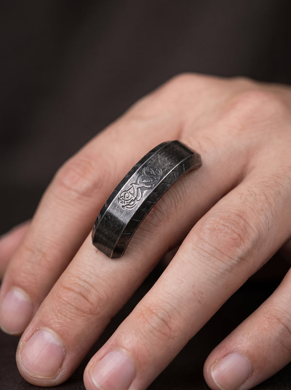 Bague Nordique Noir en Acier - Noire / 6