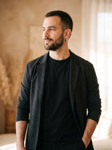 Boucle d'Oreille Homme CARBONE (Paire) portée, plan large