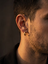 Boucle d'Oreille Homme CRÉOLE (Paire) portée lifestyle Stag