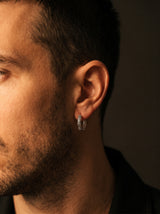 Boucle d'Oreille Homme ETHNIQUE (Paire) portée lifestyle Stag