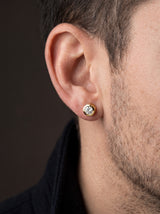 Boucle d'Oreille Homme LUXE (Paire) portee lifestyle Stag