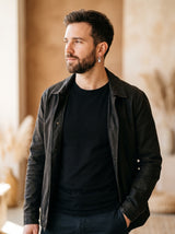 Boucle d'Oreille Homme Cadenas portée, plan large