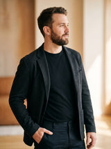 Boucle Oreille Homme AVION portée, plan large