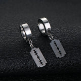 Fausses boucles d'oreilles argentées pendantes au style punk